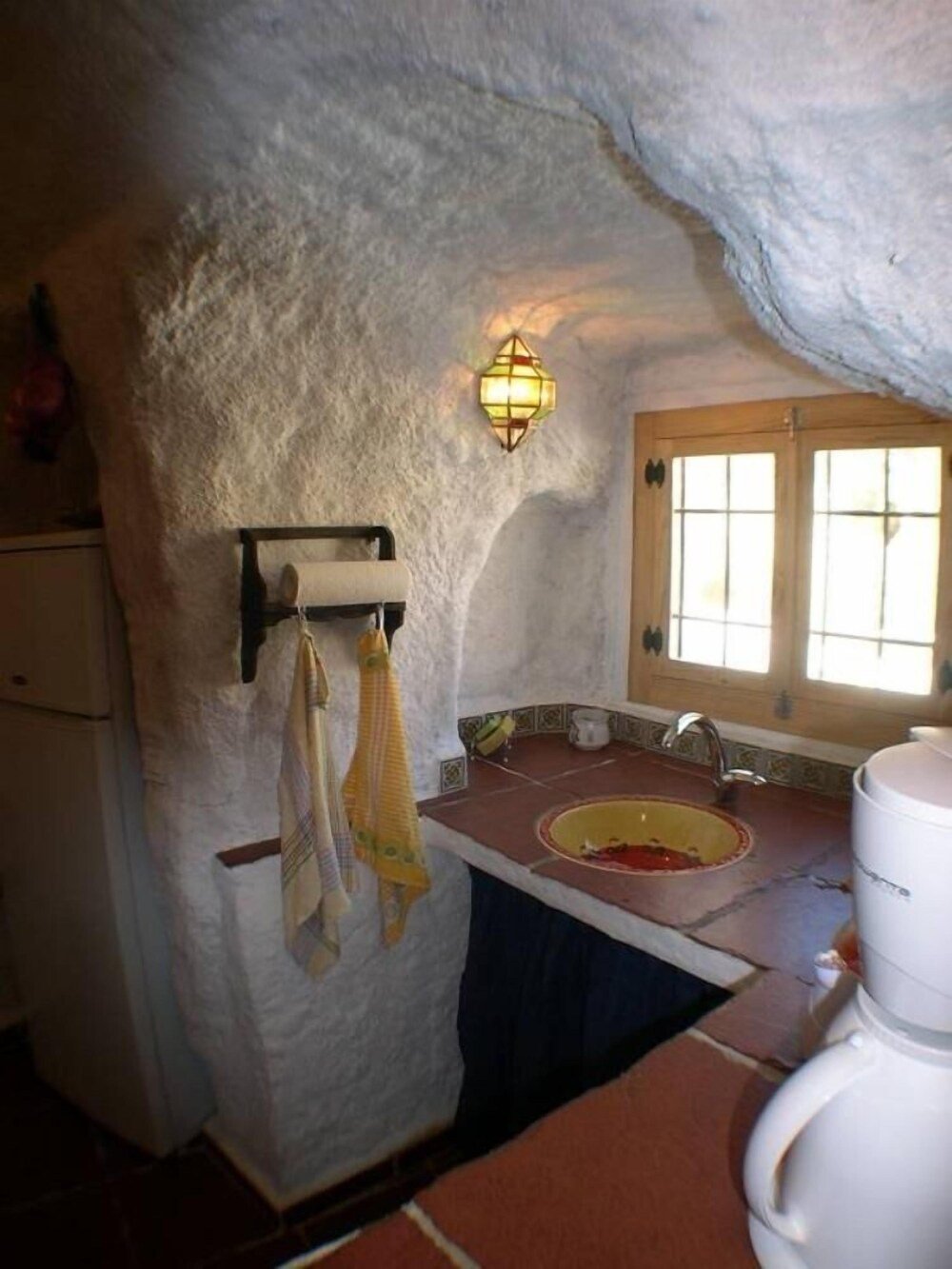 Cueva Almendro, renovated cave house in Guadix: photo 4 of 8