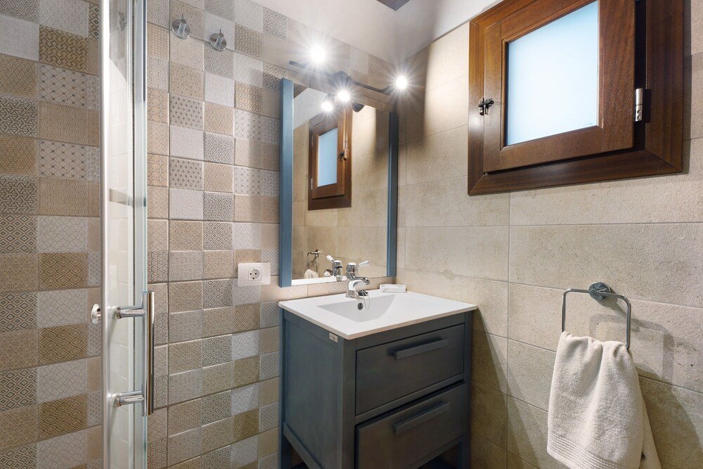 Outdoor shower powered by solar energy