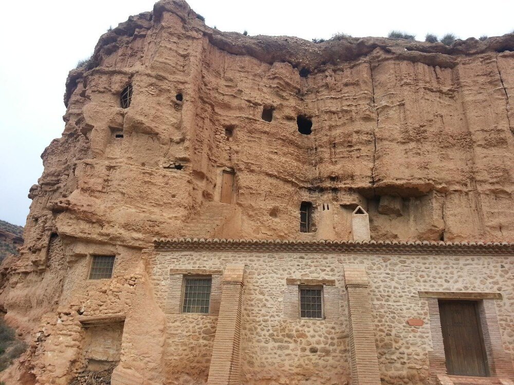 Cuevas Almagruz, cave accommodation in Purullena: photo 2 of 8
