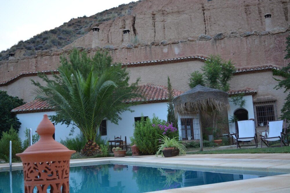 Cuevas Almagruz, cave accommodation in Purullena: photo 3 of 8
