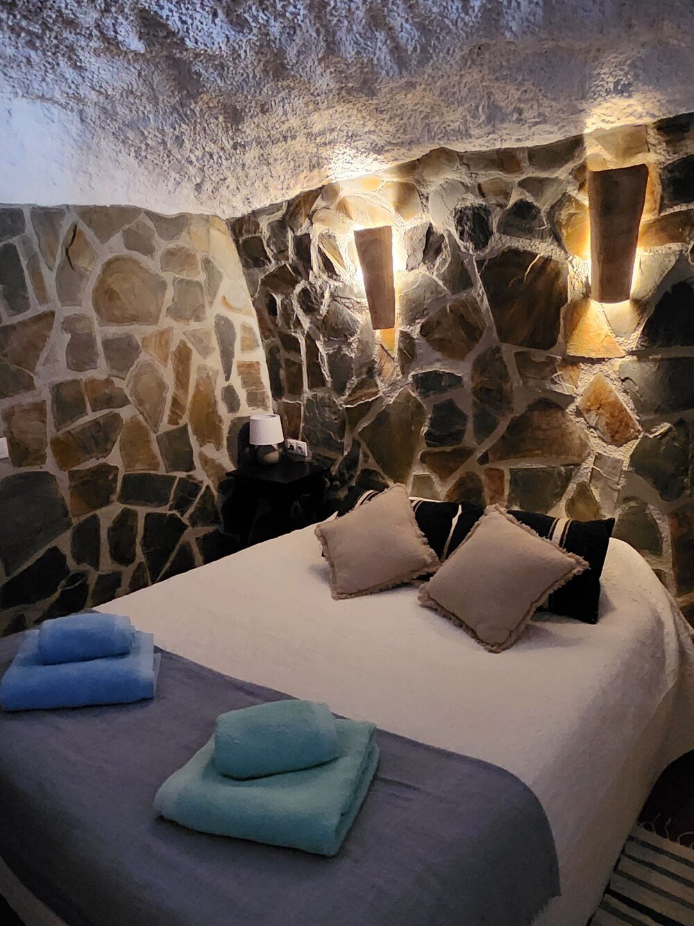 Cuevas Andalucia, cave-house country property in Baza: photo 5 of 8