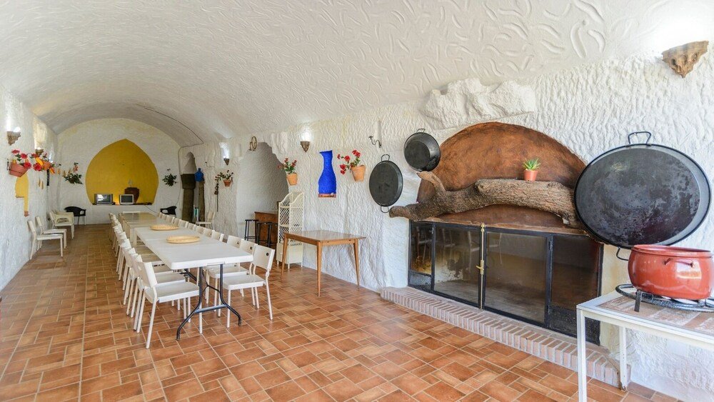 Cuevas La Chumbera Casa La Higuera in Fonelas: photo 4 of 8